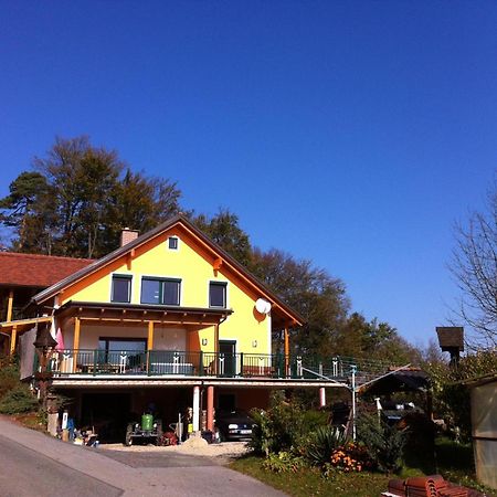 Appartement Gaestehaus Schmid à Sankt Johann im Saggautal Extérieur photo