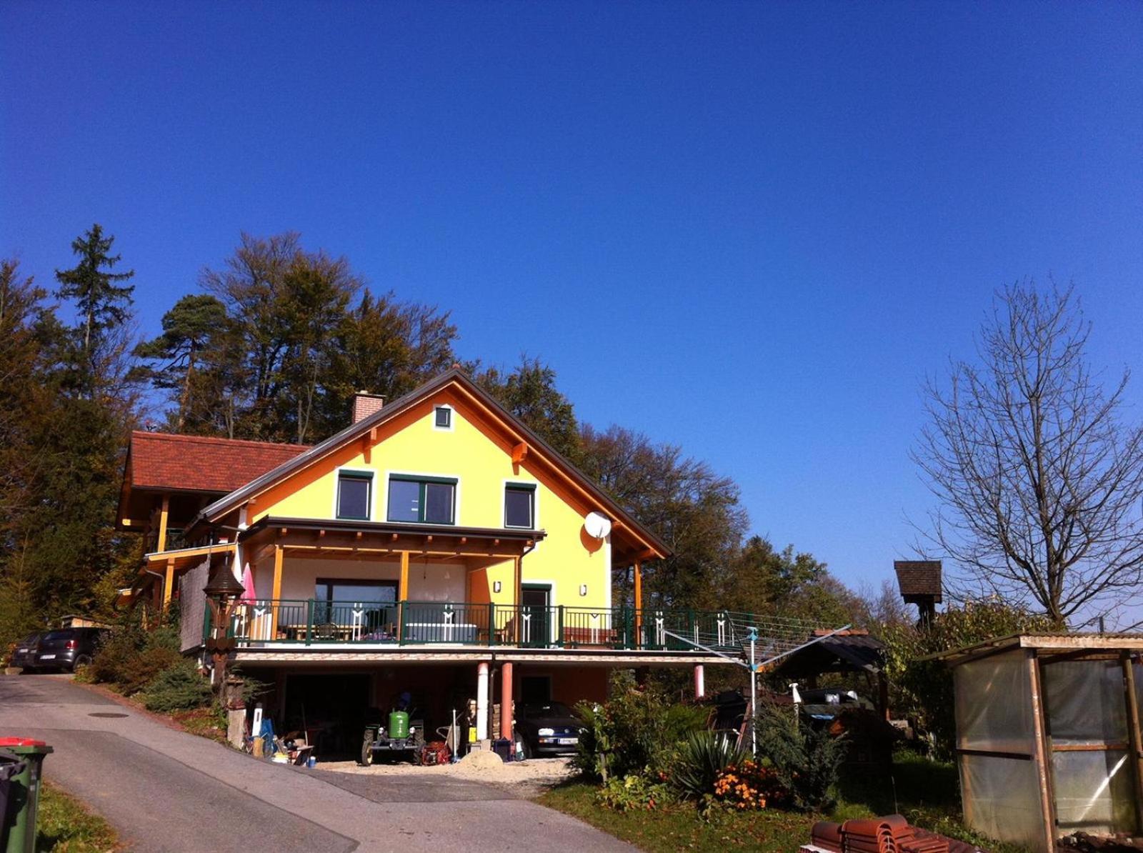 Appartement Gaestehaus Schmid à Sankt Johann im Saggautal Extérieur photo